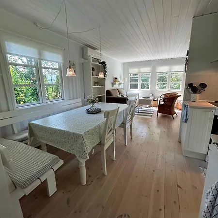 펜션 Idyllic On North Langeland